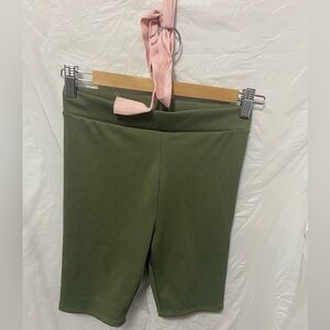 H&M Divided Ribbed Biker Shorts - Khaki Green - Size XS
EUC